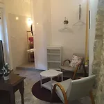 D'hotes Logis De Saint Jean Bed & Breakfast