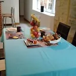 D'hotes Logis De Saint Jean Bed & Breakfast 3*