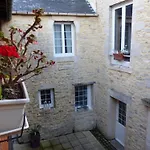 D'hotes Logis De Saint Jean B&B