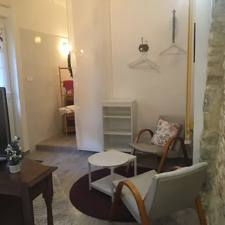 D'hotes Logis De Saint Jean Bed & Breakfast