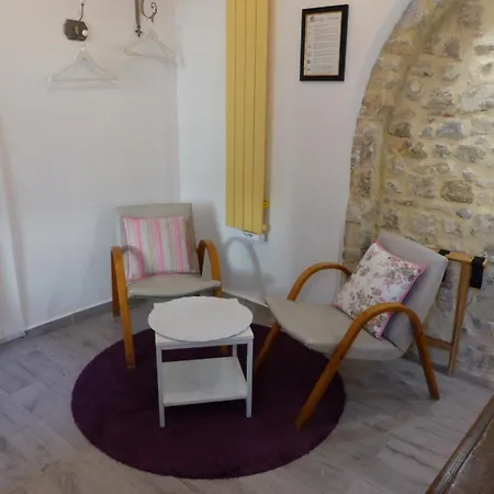 D'hotes Logis De Saint Jean Bed & Breakfast 3*