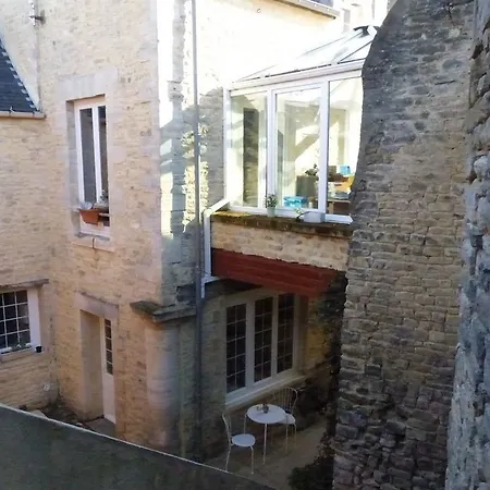 Bed & Breakfast D'hotes Logis De Saint Jean 3*