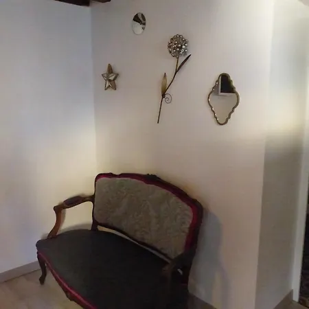 D'hotes Logis De Saint Jean Bed & Breakfast