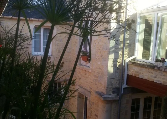 D'hotes Logis De Saint Jean Bed & Breakfast