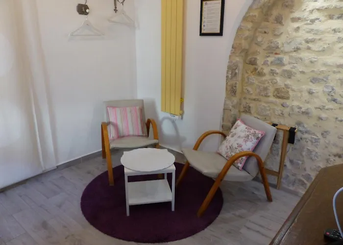 D'hotes Logis De Saint Jean Bed & Breakfast 3*