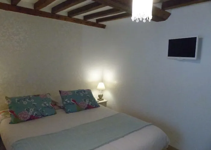 Bed & Breakfast D'hotes Logis De Saint Jean 3*